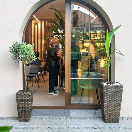 Couette-café Vista 4*